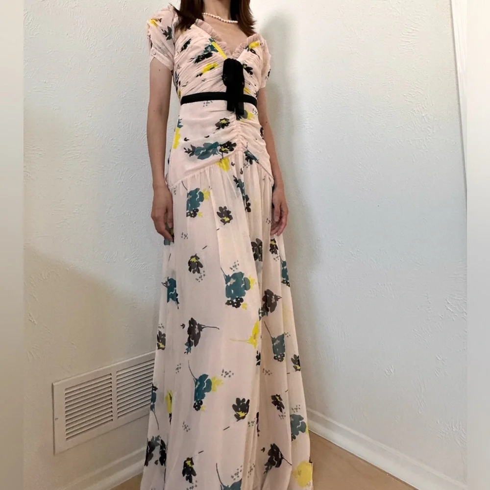 Floral Print Dress with Black Accents - Picture 3 of 10
